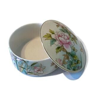Shibata Porcelain Powder Box Marked Flowers Butterfly Floral Flower